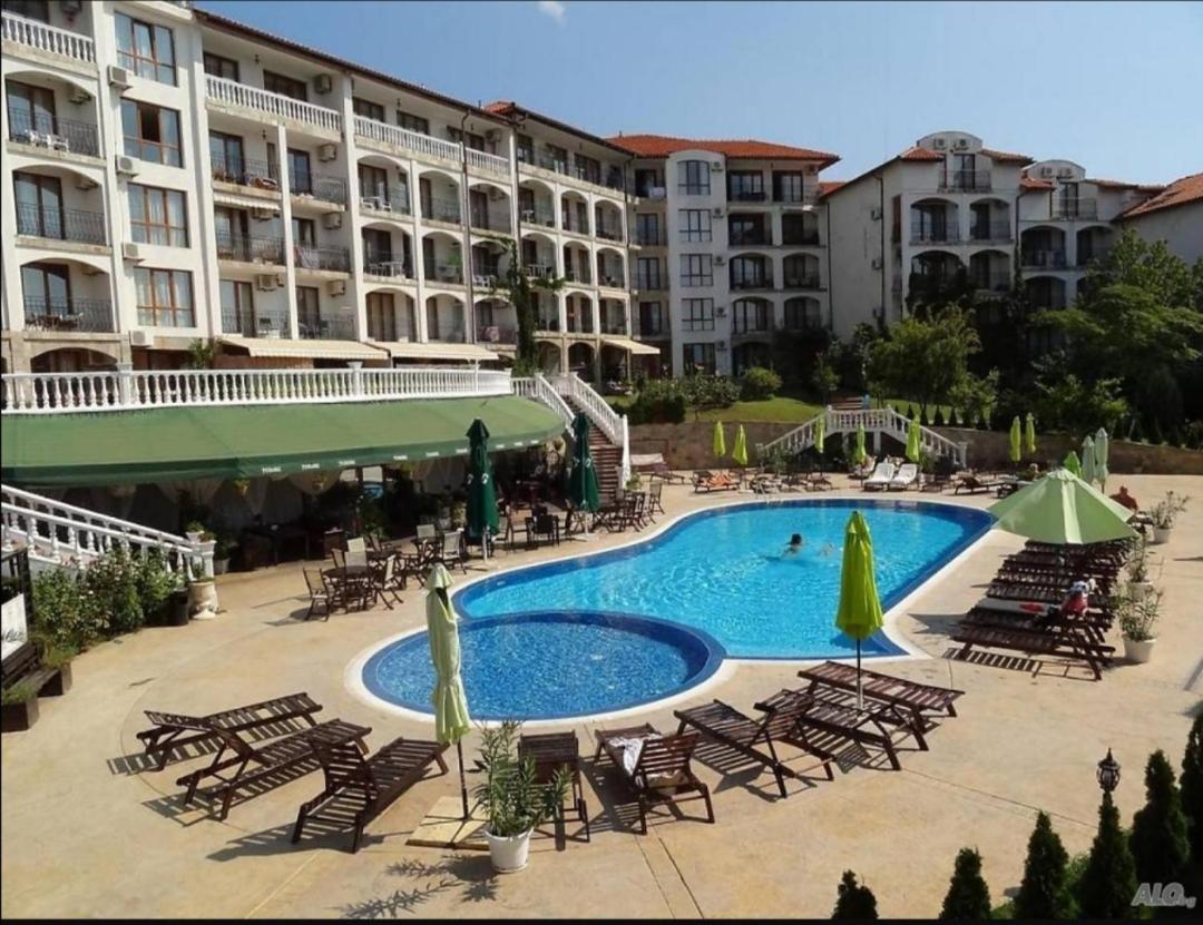 Triumph Holiday Village Sveti Vlas Exterior foto