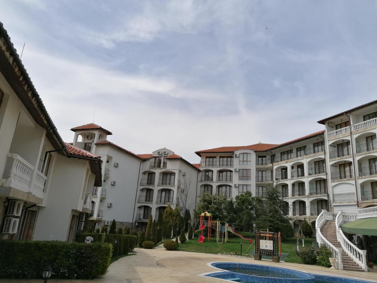 Triumph Holiday Village Sveti Vlas Exterior foto